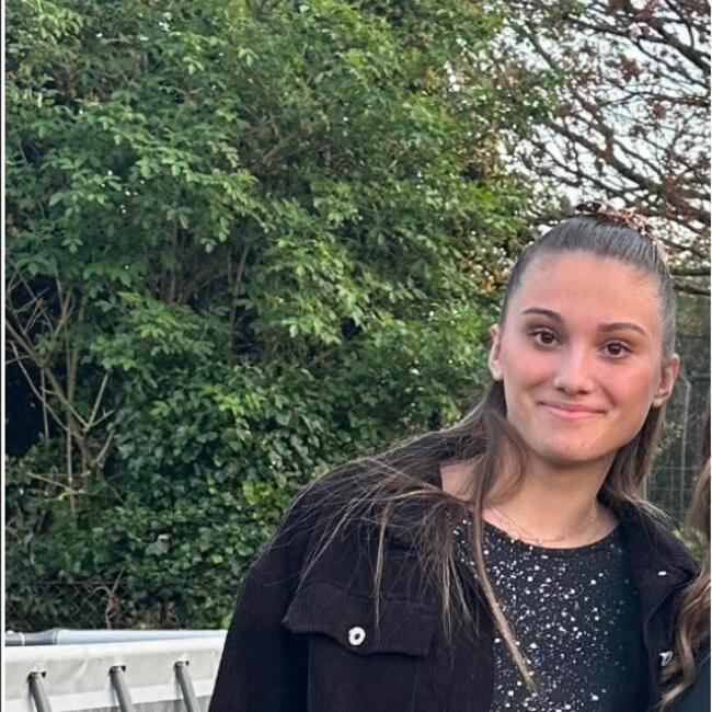 Babysitter in Courçon: Laura