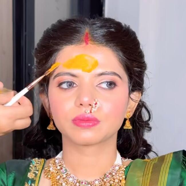 पुणे में बेबीसिटर: Riya