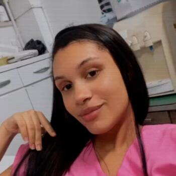 Babysitter in Salvador: Yasmim