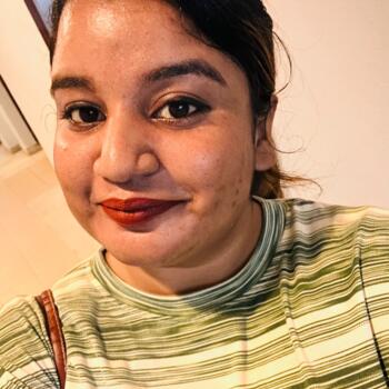 Pengasuh Puchong: Neha kaur