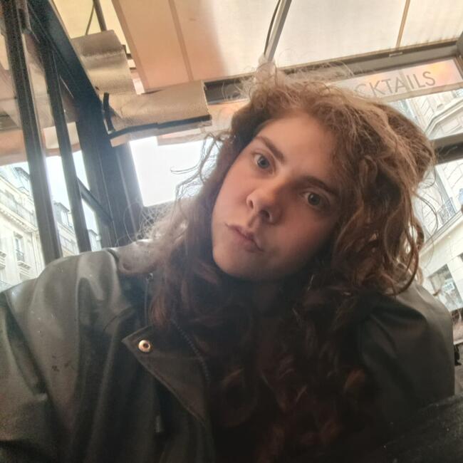 Babysitter in Saint-Pée-sur-Nivelle: Ceciline