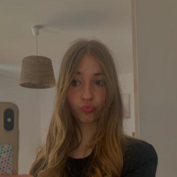 Babysitter Chécy: Camille