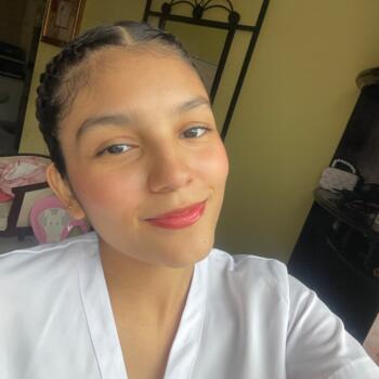 Babysitter in Panama City: Isabella