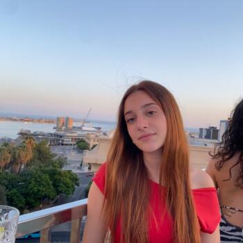 Babysitter in Ourense: Julia