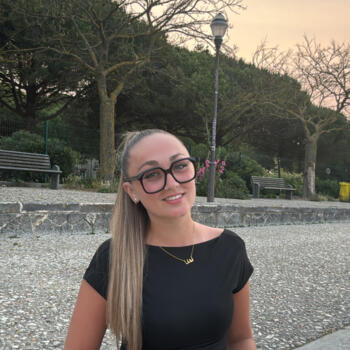 Babysitter in Bouhet: Evana