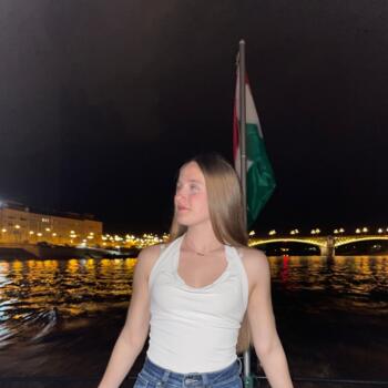 Babysitter in L'Hospitalet de Llobregat: Laura