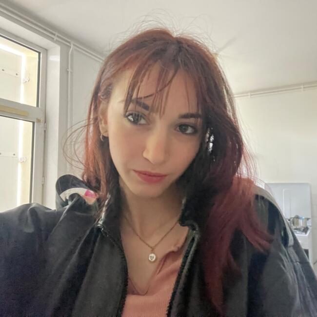 Babysitter in Saint-Jean-de-Braye: Seyna