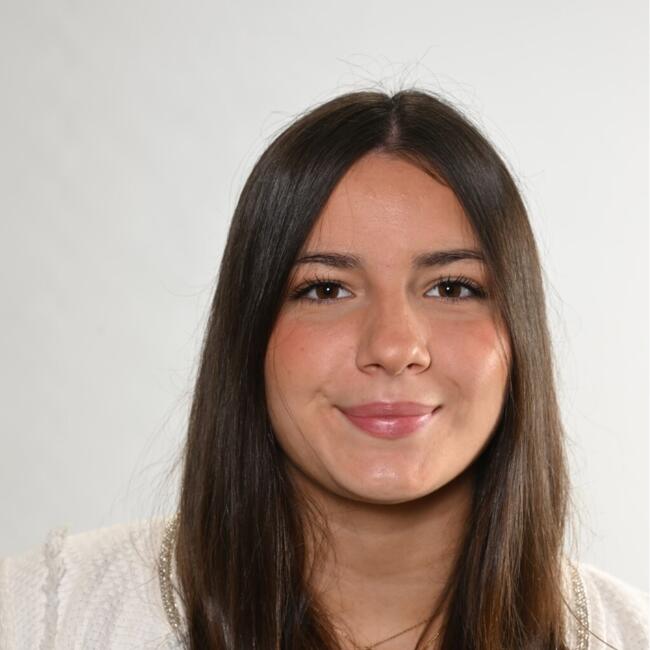 Babysitter in Nantes: Gabriela