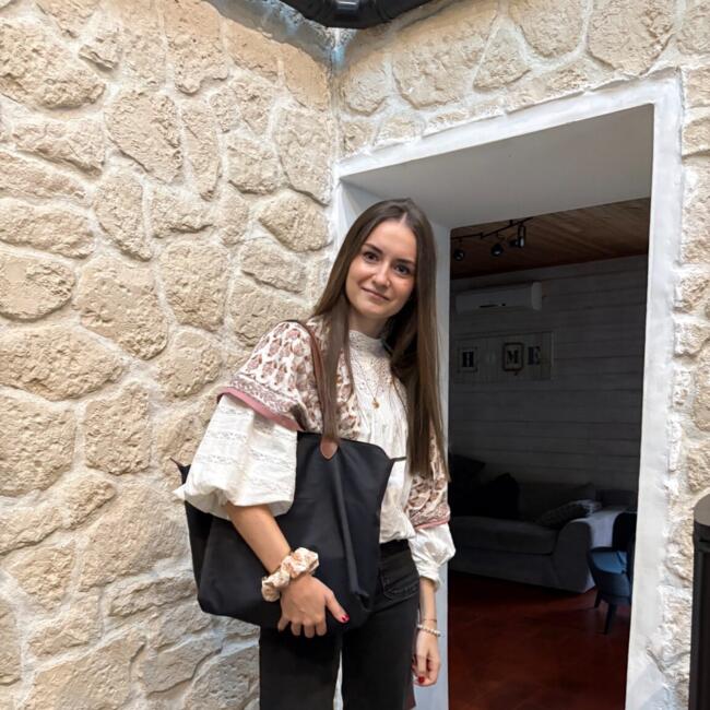 Babysitter in Rosnay (Pays de la Loire): Romane