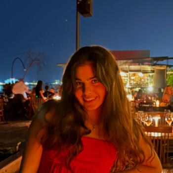 Babysitter in Paris: Katina Estefania