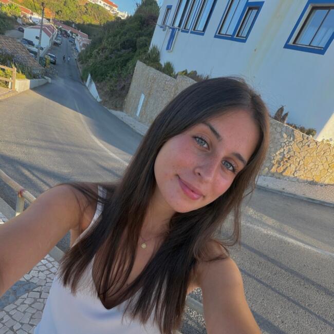 Babysitter em Queluz: Inês