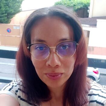 Babysitter in Lyon: Stephanie