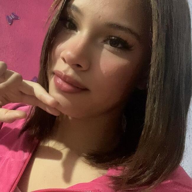 Babysitter in Coronel Fabriciano: Juliana