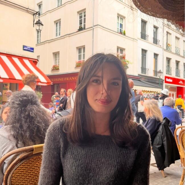 Babysitter in Chambéry: Lana
