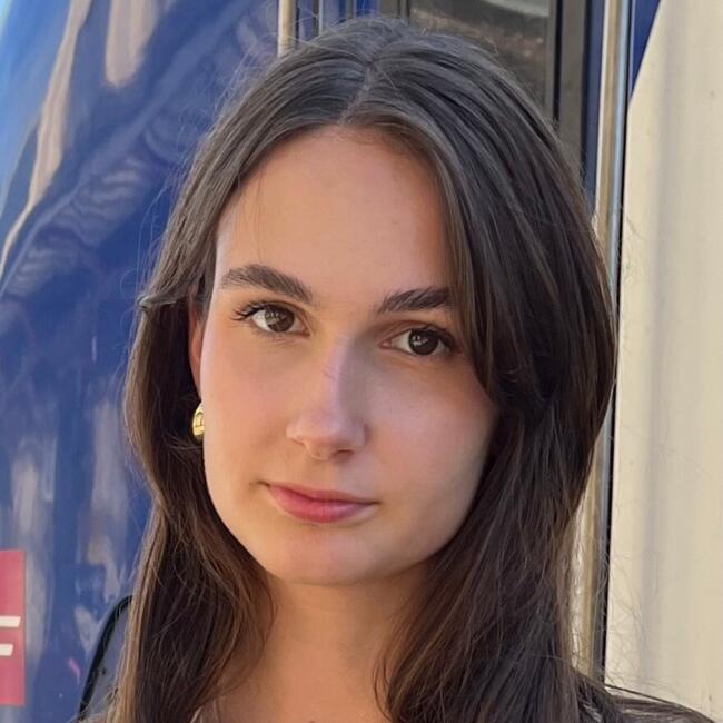 Babysitter in Saint-Dié: Elsa