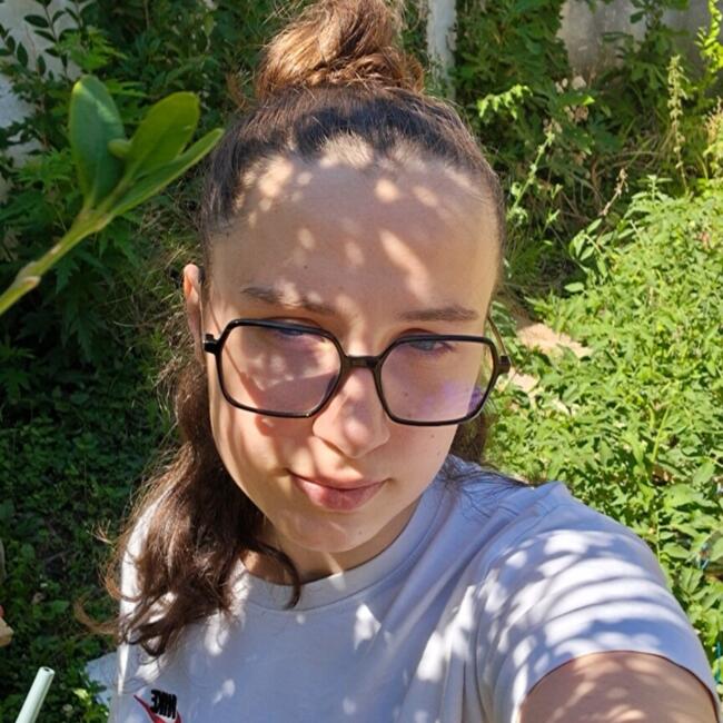 Babysitter in Linars: Lou-Anne