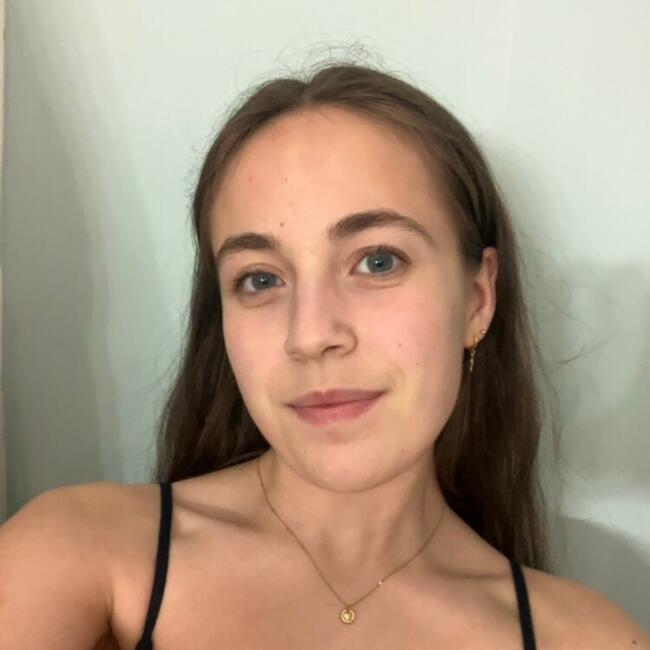 Babysitter in Saint-Cyr-l'École: Solene