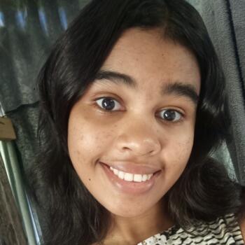 Babysitter in Salvaleón de Higüey: Luz