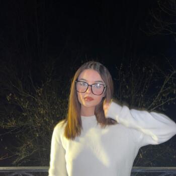 Babysitter in Asnières-la-Giraud: Lola