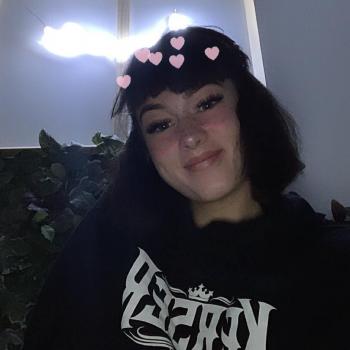 Babysitter in Canberra: Claudia