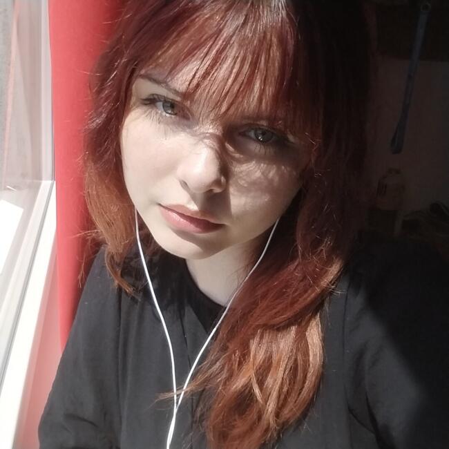 Bébiszitter Hőgyész területén: Anett