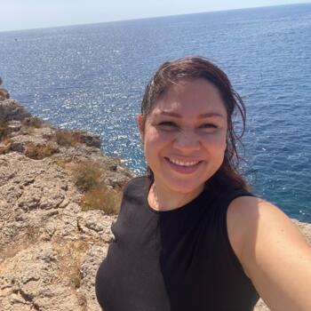 Babysitter in Laghouat: Adriana