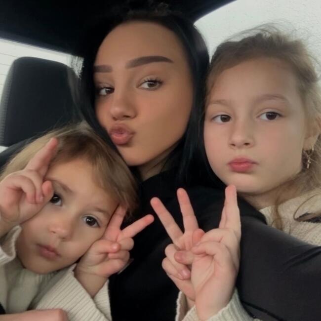 Babysitter in The Bronx: Hegis