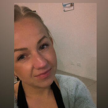 Babysitter Gold Coast: Laura