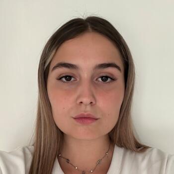 Babysitter in Pierrefeu-du-Var: Ambre