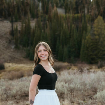 Babysitter in Twin Falls: Cambria