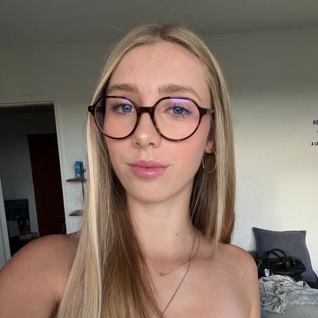 Babysitter in Caen: Adele