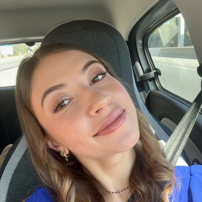 Babysitter in Nice: Julie