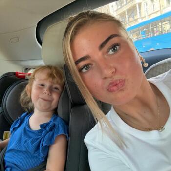 Babysitter Galway: Lily