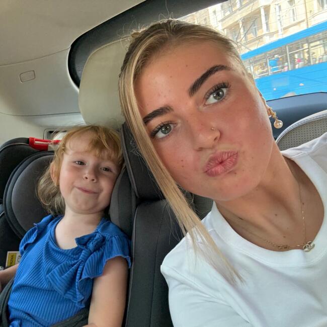 Babysitter in Galway: Lily