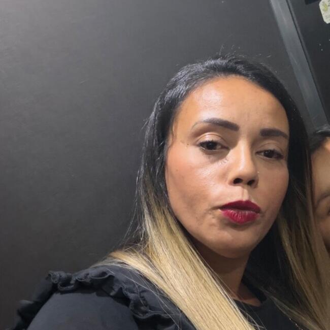 وظيفة جليسة أطفال في مكناس: Meriem