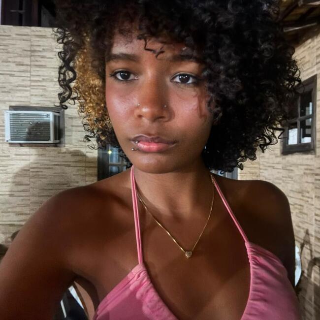 Babysitter in Maricá: Thallita