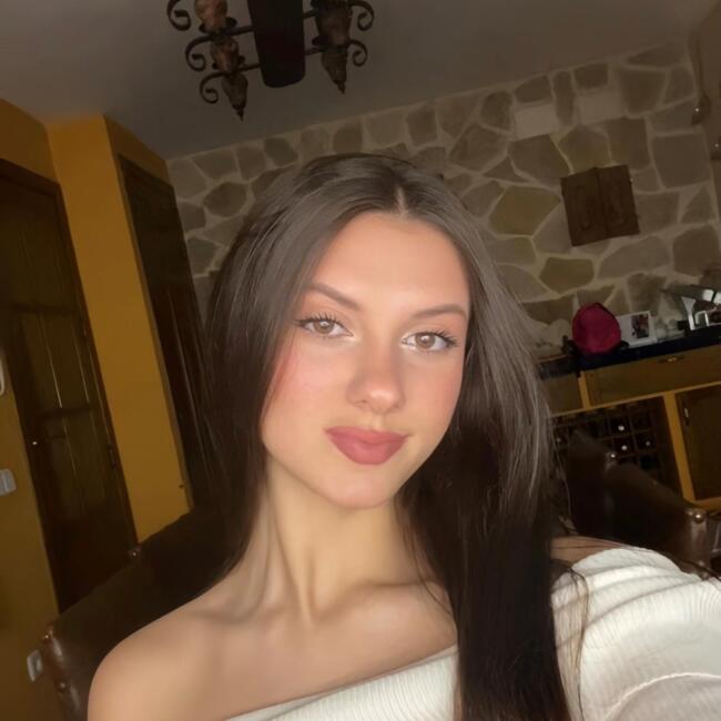 Babysitter in Cuenca: Laura