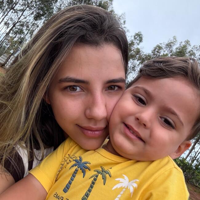 Emprego de babá em Curitiba: Raíra