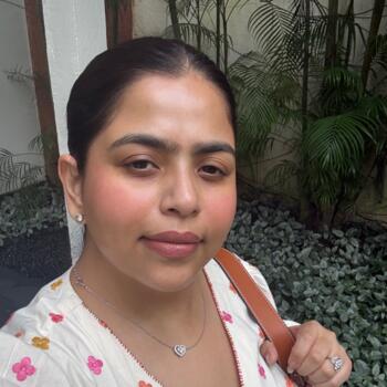 Δουλειά για babysitter στην περιοχή Βομβάη: δουλειά φύλαξης παιδιών Raheela