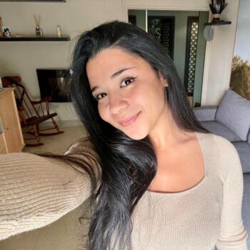 Babysitter in Mont-Saint-Aignan: Ana paula