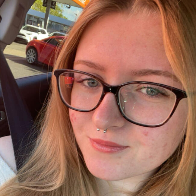 Babysitter in Harlow: Hannah