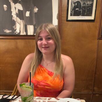 Babysitter in Bellegarde: Lucia