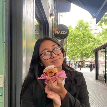 Babysitter a Pilar: Celeste Lorena