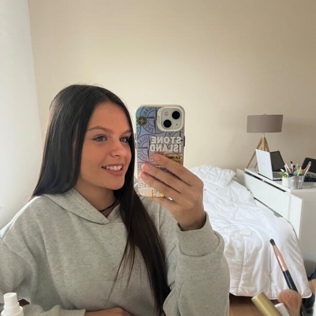 Babysitter in Nivolas-Vermelle: Maïly