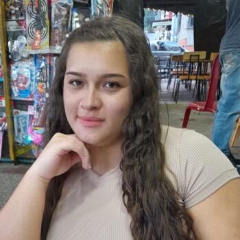 Babysitter in Bello: Manuela