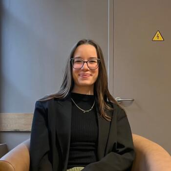 Babysitter in Dol-de-Bretagne: Angéline