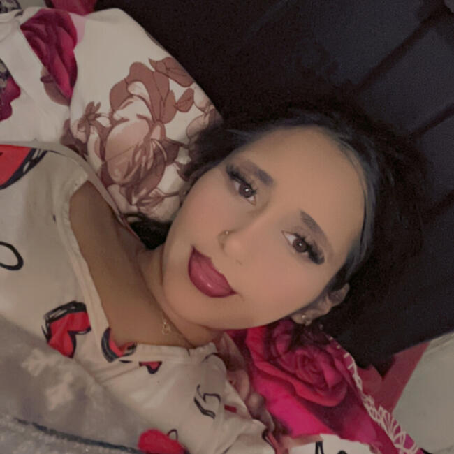 Babysitter in Cragford: Nadia