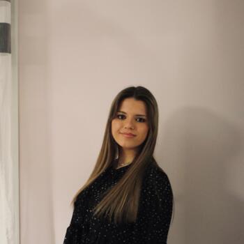 Babysitter in Mont-Saint-Aignan: Camille