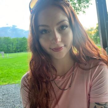 Babysitter Albany: Nina