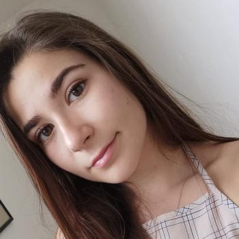 Babysitter in Pessac: Laura